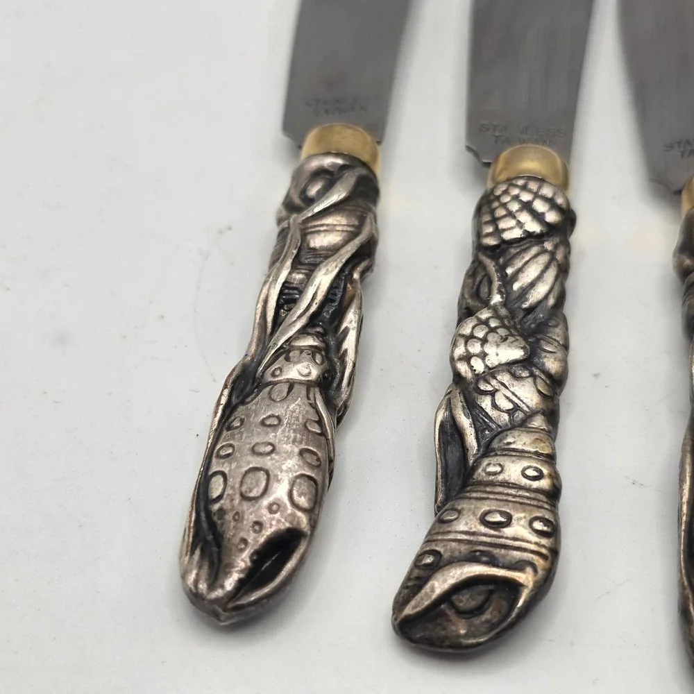 Vintage Ornate Figural Cheese Spreader Set 4 Stainless Taiwan Silver Gold Tone